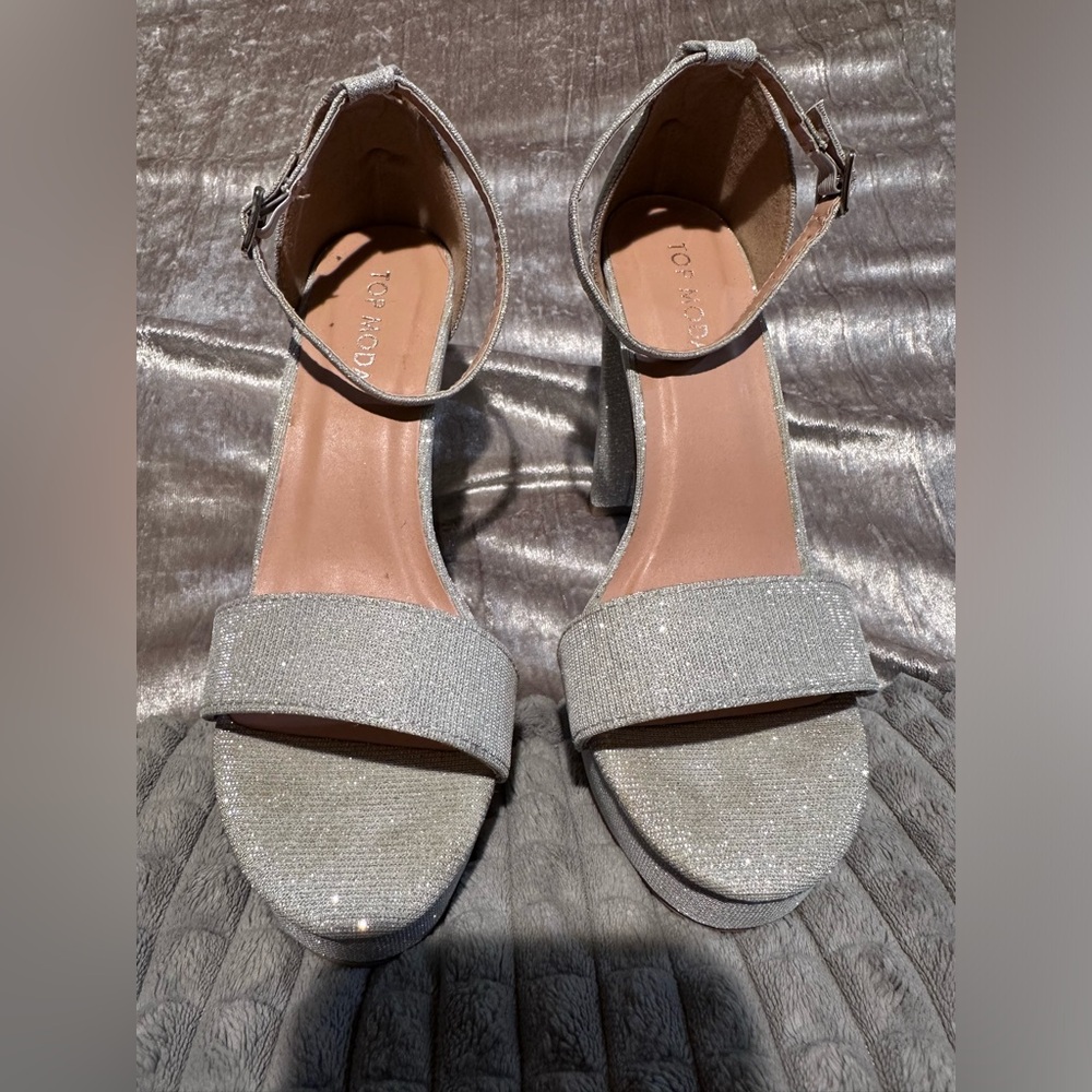 Silver 4.5 heel